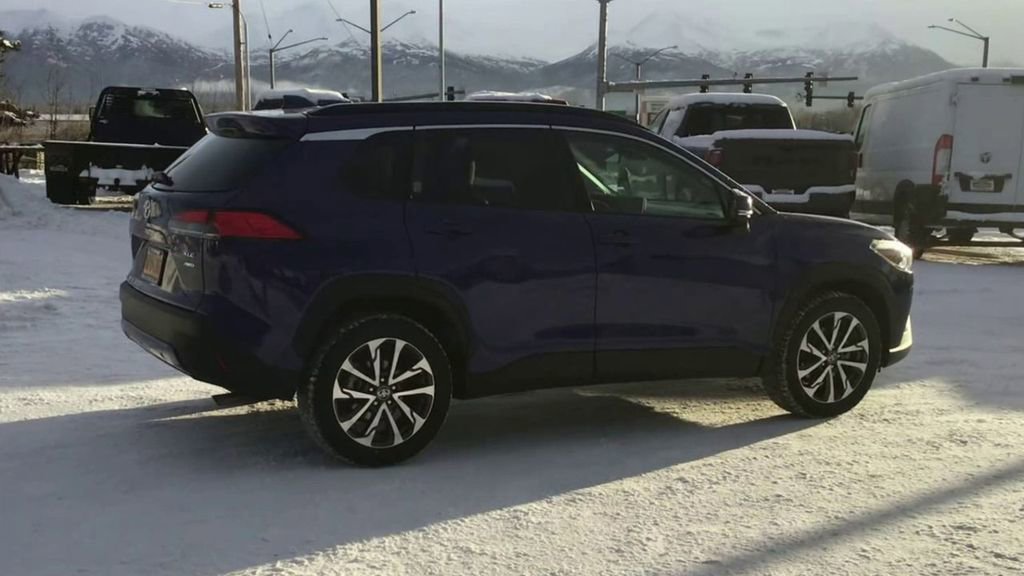 Used 2023 Toyota Corolla Cross XLE w/ Convenience Package image 8