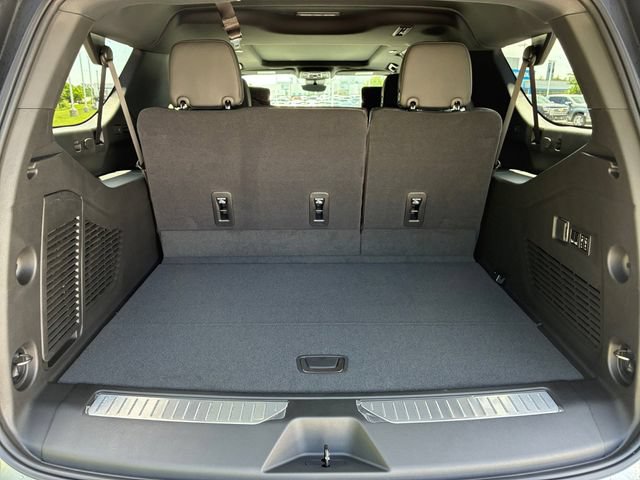 New 2026 Chevrolet Suburban Premier AWD/4WD image 16