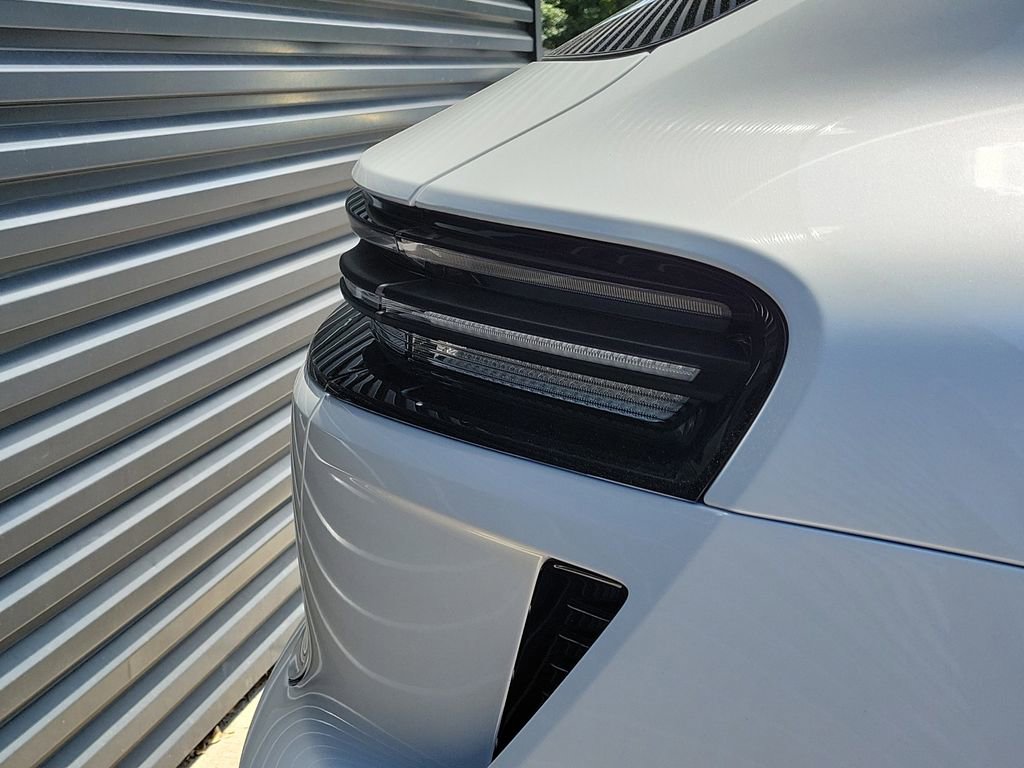 New 2026 Porsche Macan Turbo Electric AWD/4WD image 16