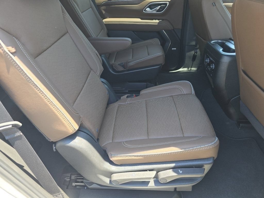 Used 2024 Chevrolet Tahoe High Country AWD/4WD image 22