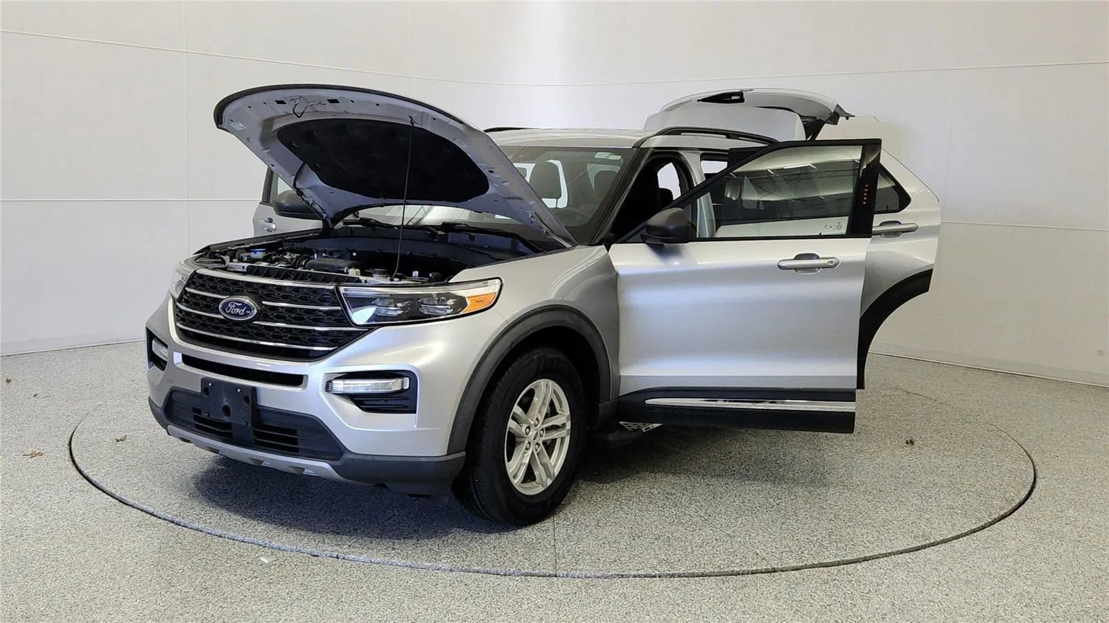 Used 2022 Ford Explorer XLT w/ Equipment Group 202A AWD/4WD image 10