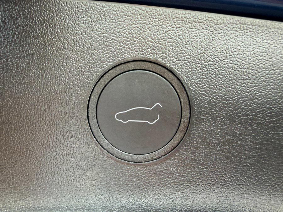 Used 2023 Tesla Model 3 Standard Range image 46