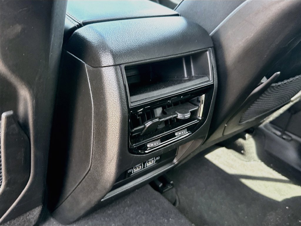 Used 2024 Jeep Grand Cherokee Laredo X AWD/4WD image 28