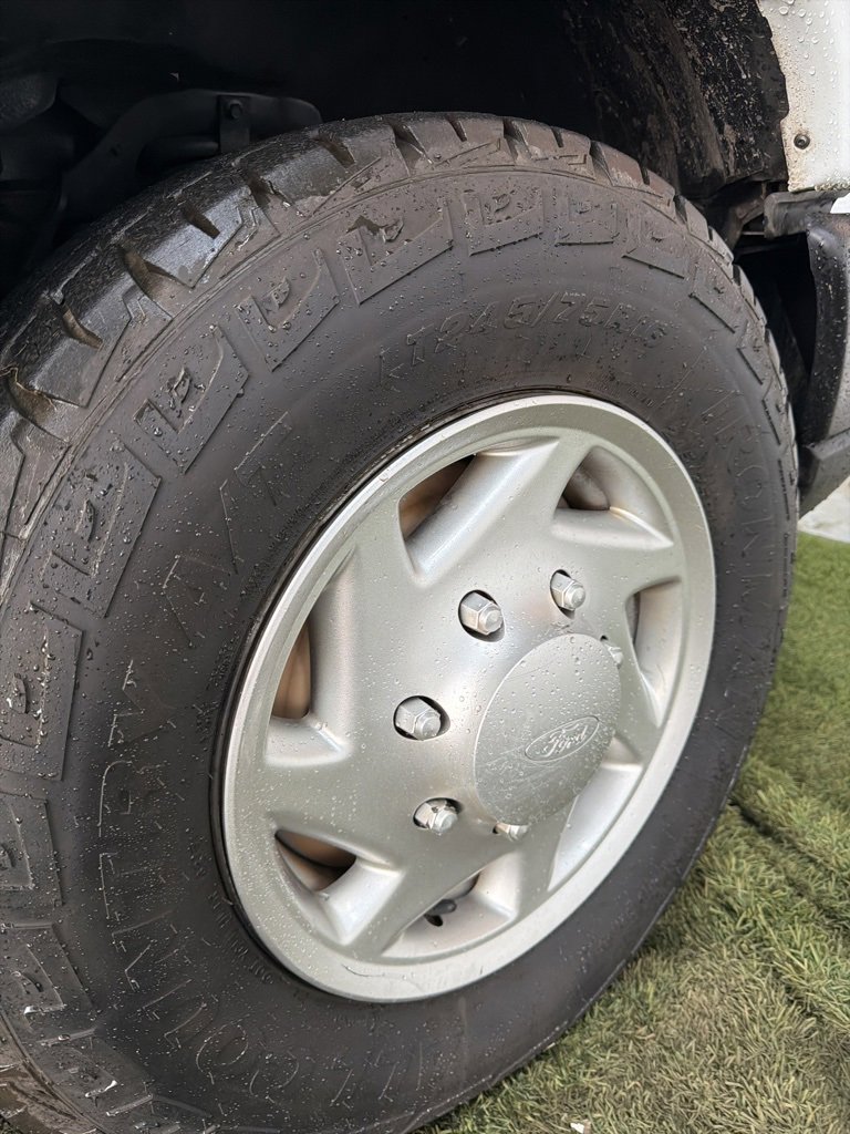 Used 2011 Ford E-350 and Econoline 350 XL w/ PWR Windows & Locks Group image 39