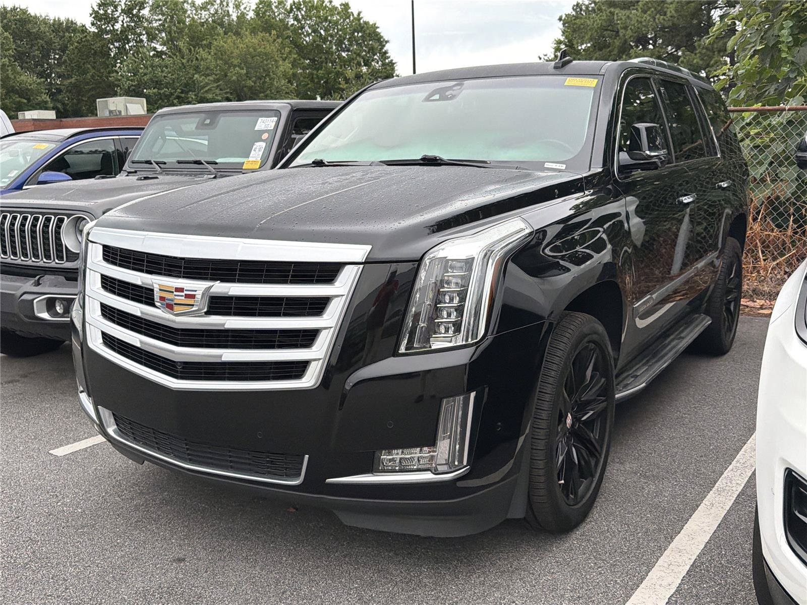 Used 2019 Cadillac Escalade Luxury AWD/4WD image 1