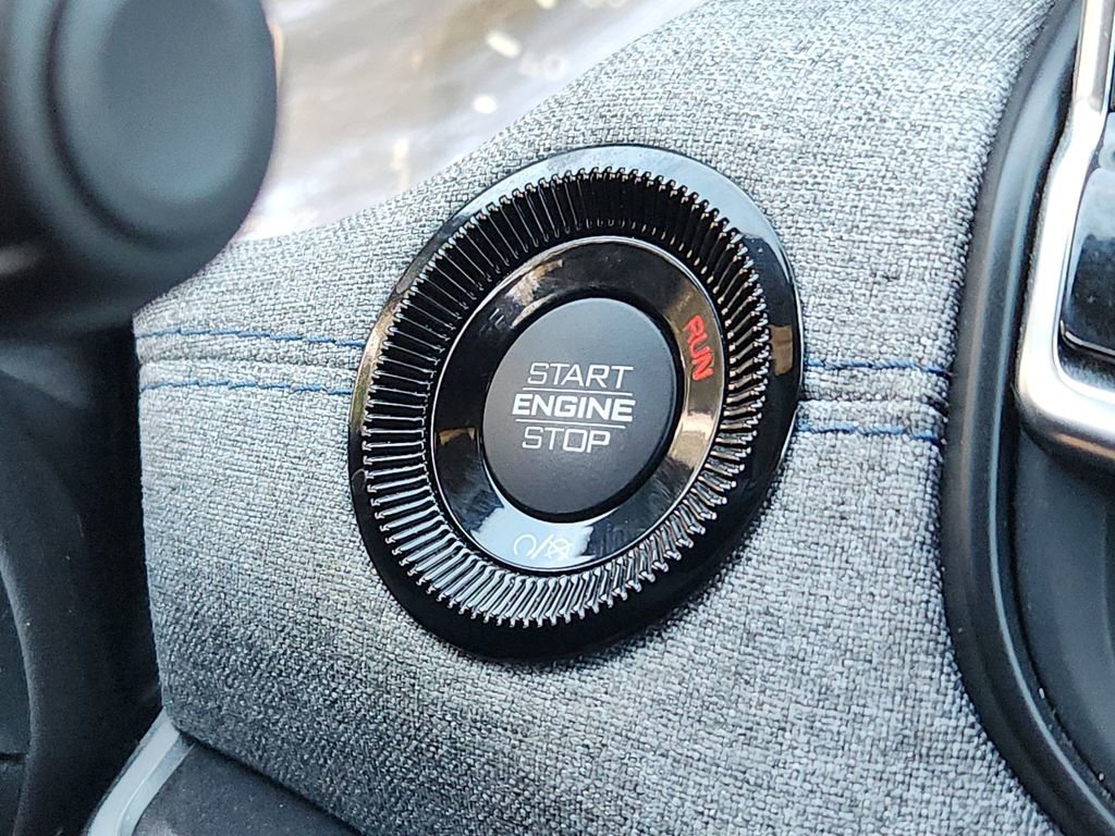 Used 2024 Jeep Compass Latitude image 28