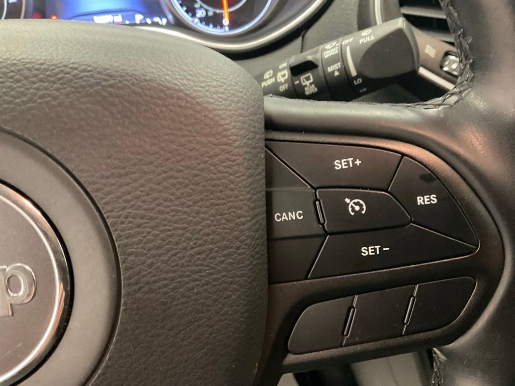 Used 2019 Jeep Cherokee Trailhawk w/ Cold Weather Group image 14