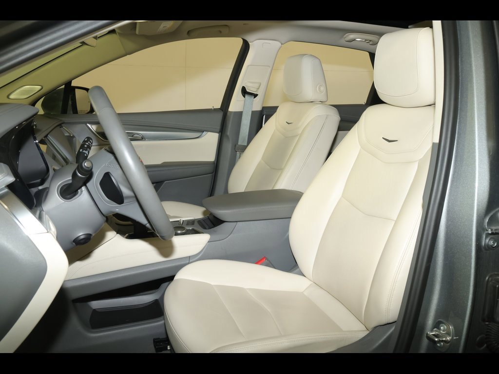 Used 2025 Cadillac XT5 Premium Luxury image 24