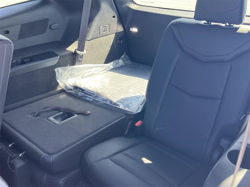 New 2025 Cadillac XT6 Luxury image 29