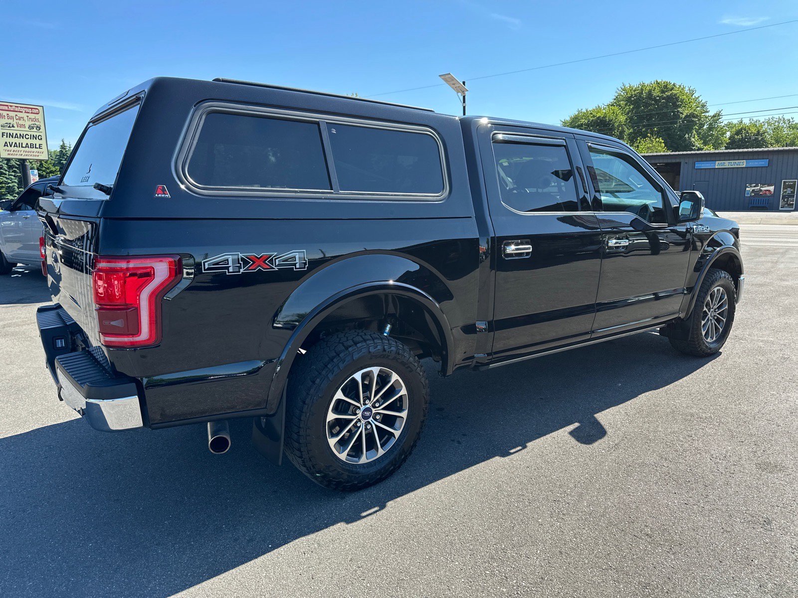 Used 2017 Ford F150 Lariat w/ Equipment Group 502A Luxury AWD/4WD image 7