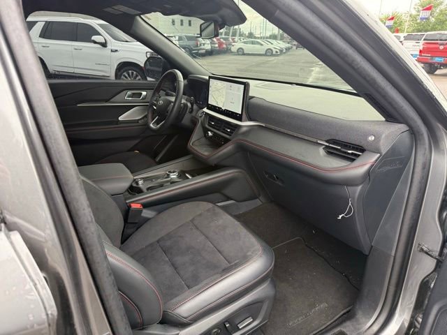 Used 2025 Ford Explorer ST RWD image 13