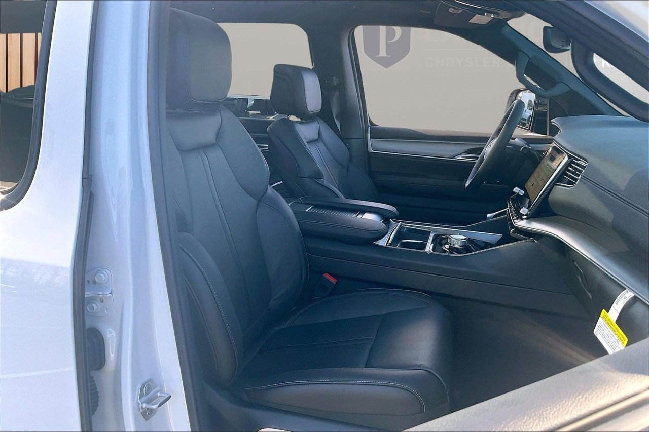 New 2026 Jeep Grand Wagoneer w/ Premium Group I image 25