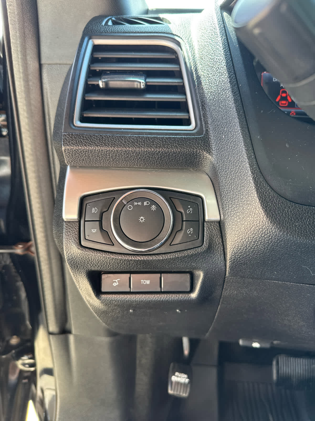 Used 2017 Ford Explorer XLT w/ Equipment Group 201A image 14