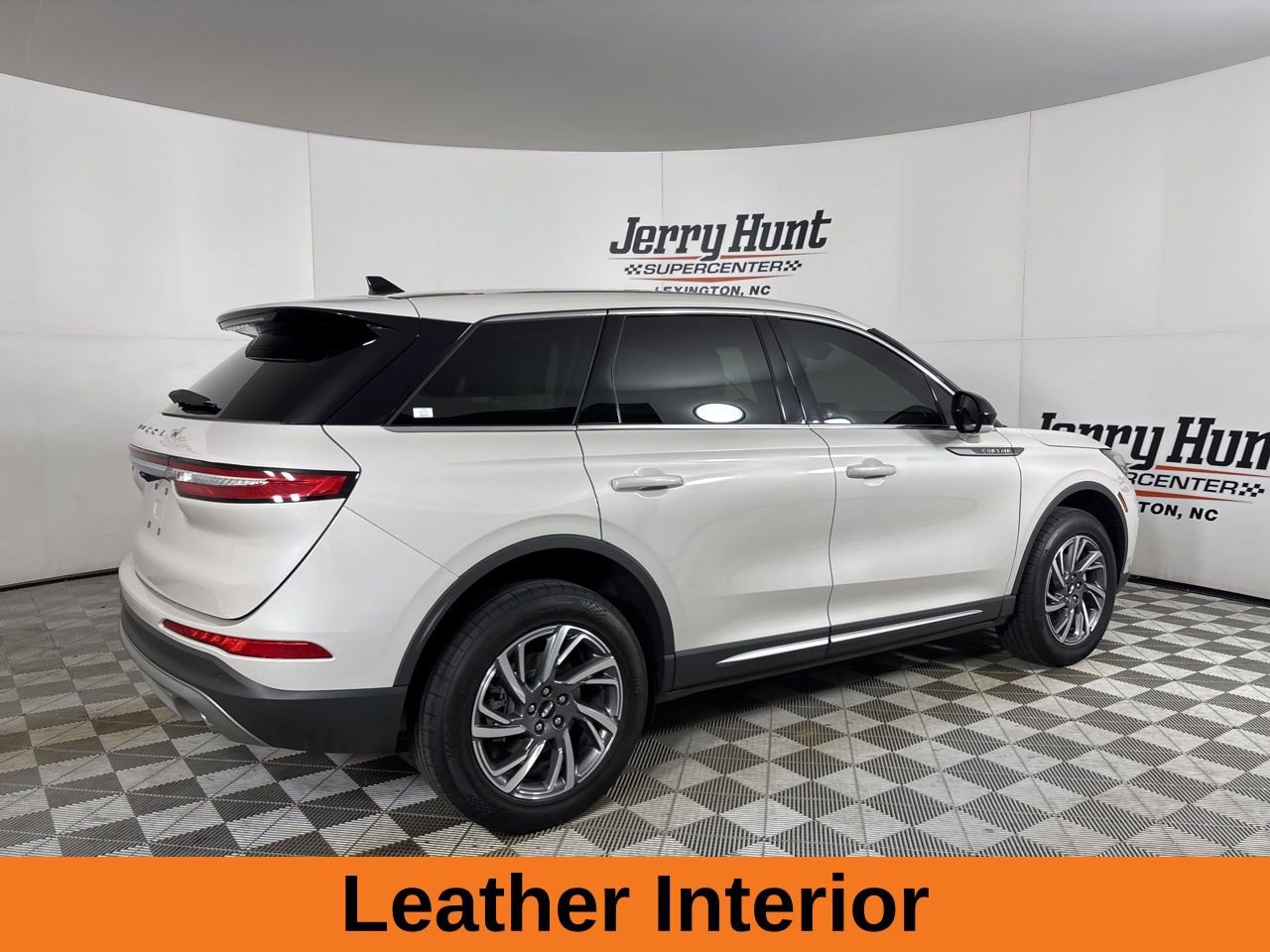 Used 2024 Lincoln Corsair FWD image 5