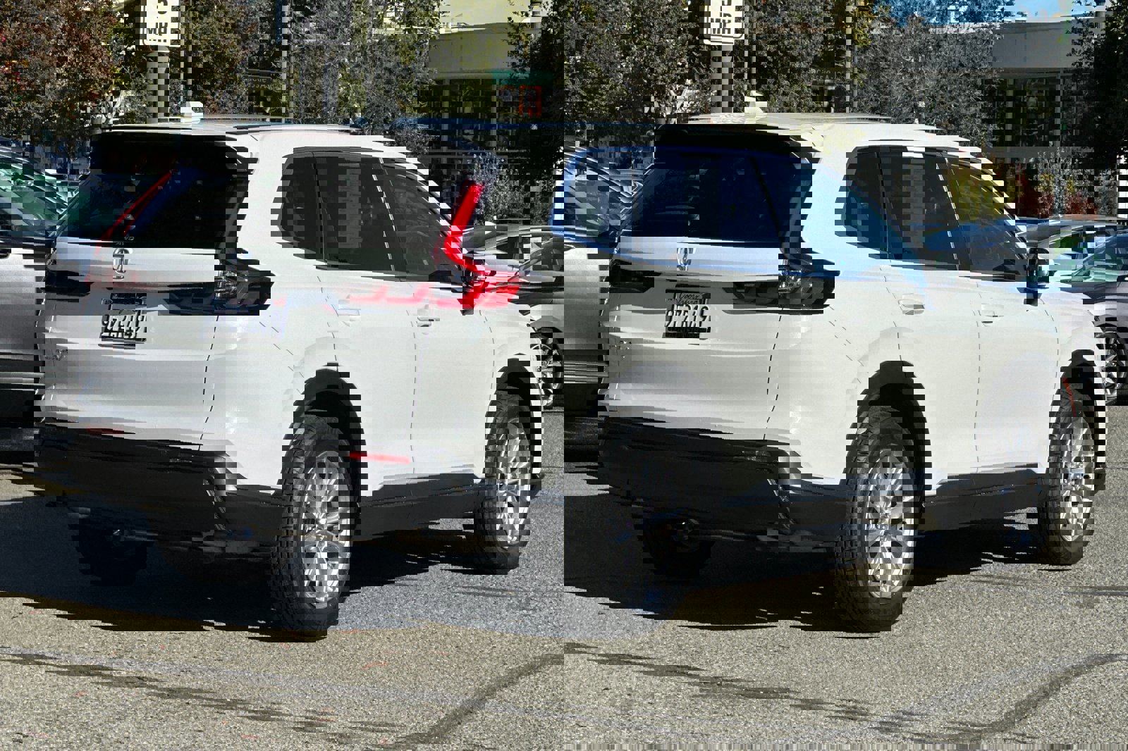 Used 2023 Honda CR-V EX-L image 4