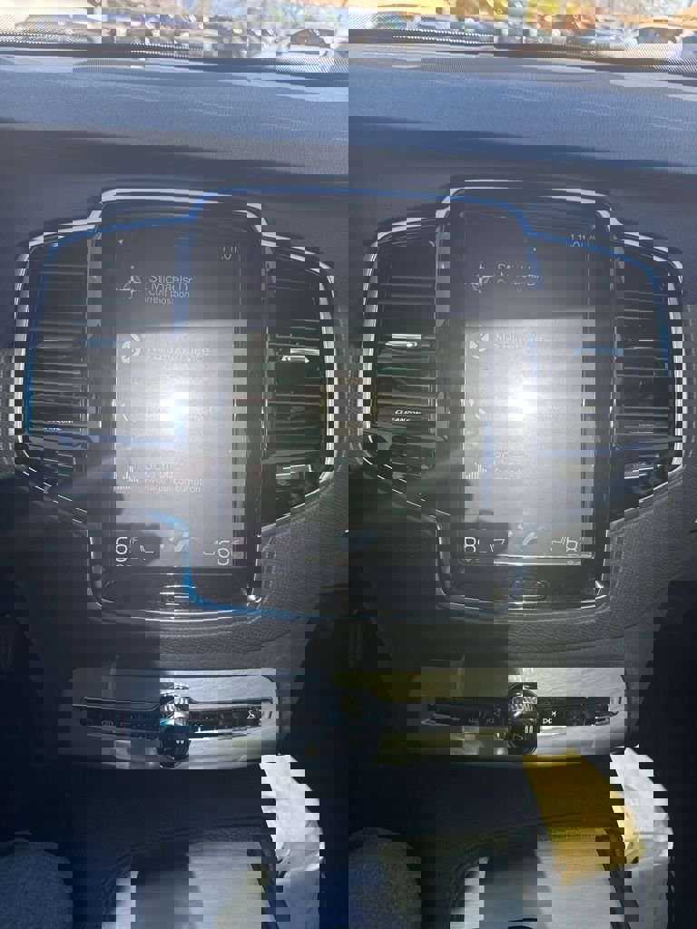 Used 2016 Volvo XC90 T8 Momentum w/ Vision Package image 23