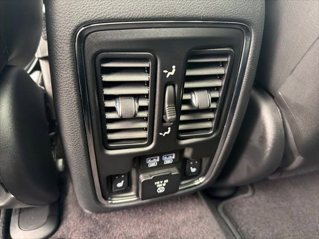 Used 2017 Jeep Grand Cherokee Overland image 36