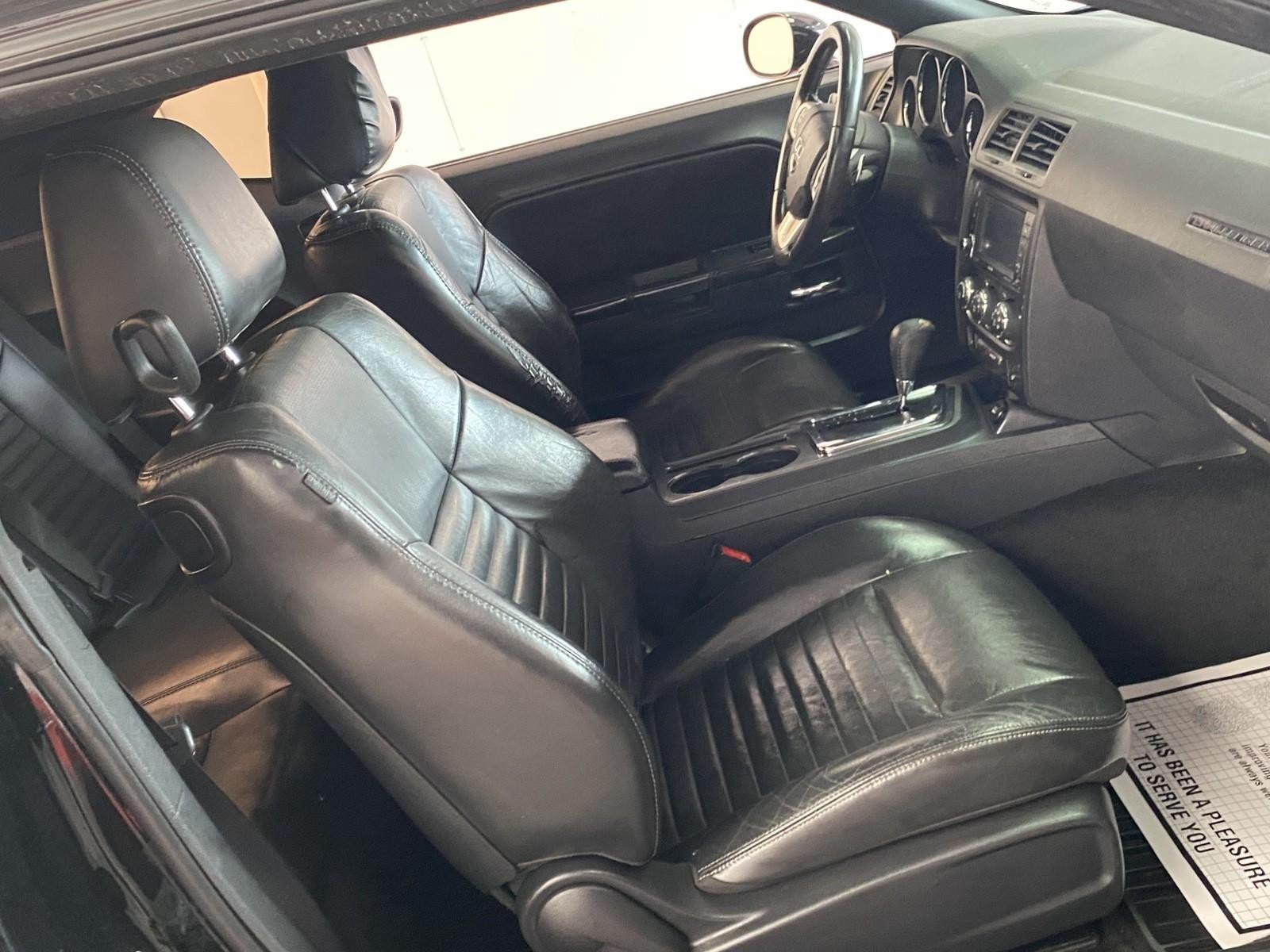 Used 2013 Dodge Challenger SXT RWD image 9