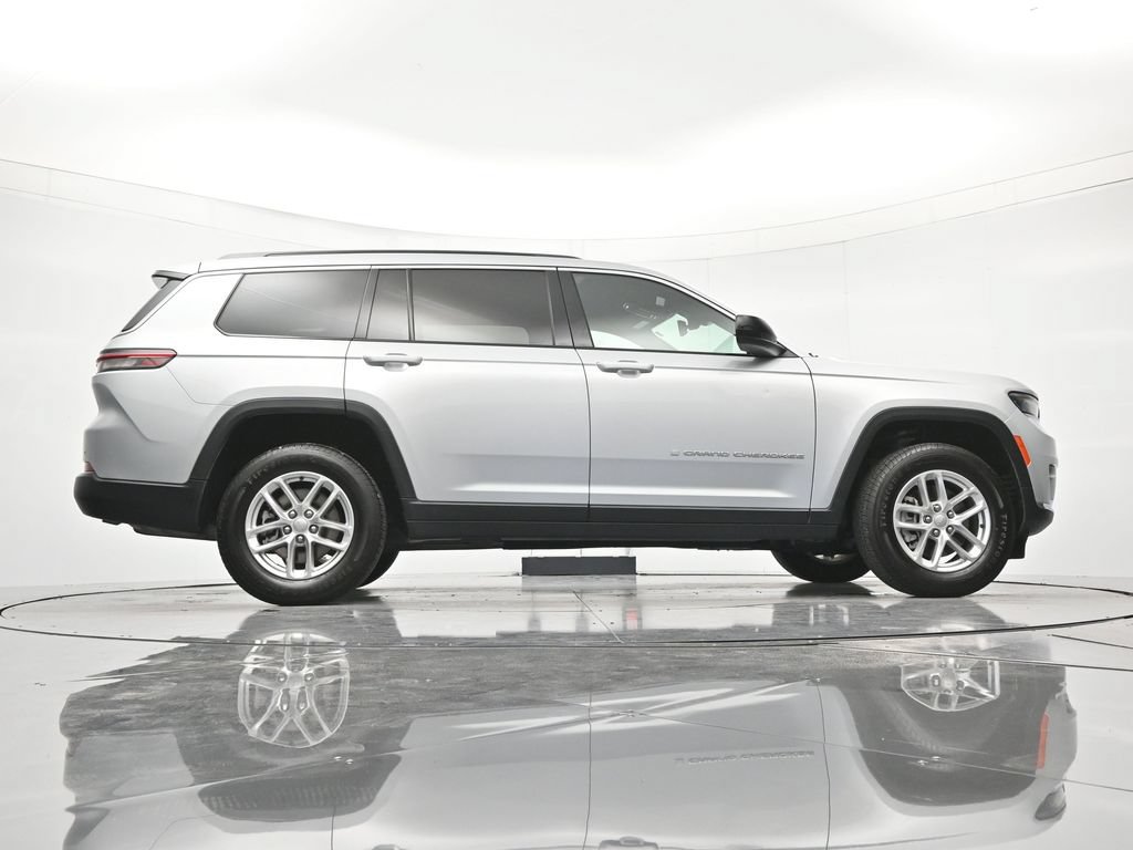Used 2024 Jeep Grand Cherokee L Laredo RWD image 39