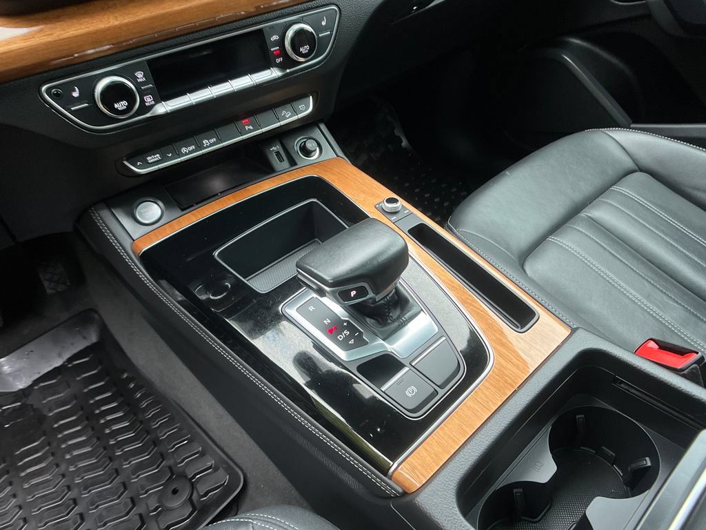 Used 2021 Audi Q5 2.0T Premium Plus w/ Premium Plus Package AWD/4WD image 19
