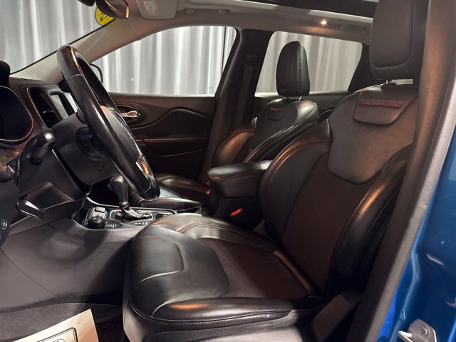 Used 2020 Jeep Cherokee Trailhawk w/ Comfort/Convenience Group AWD/4WD image 6