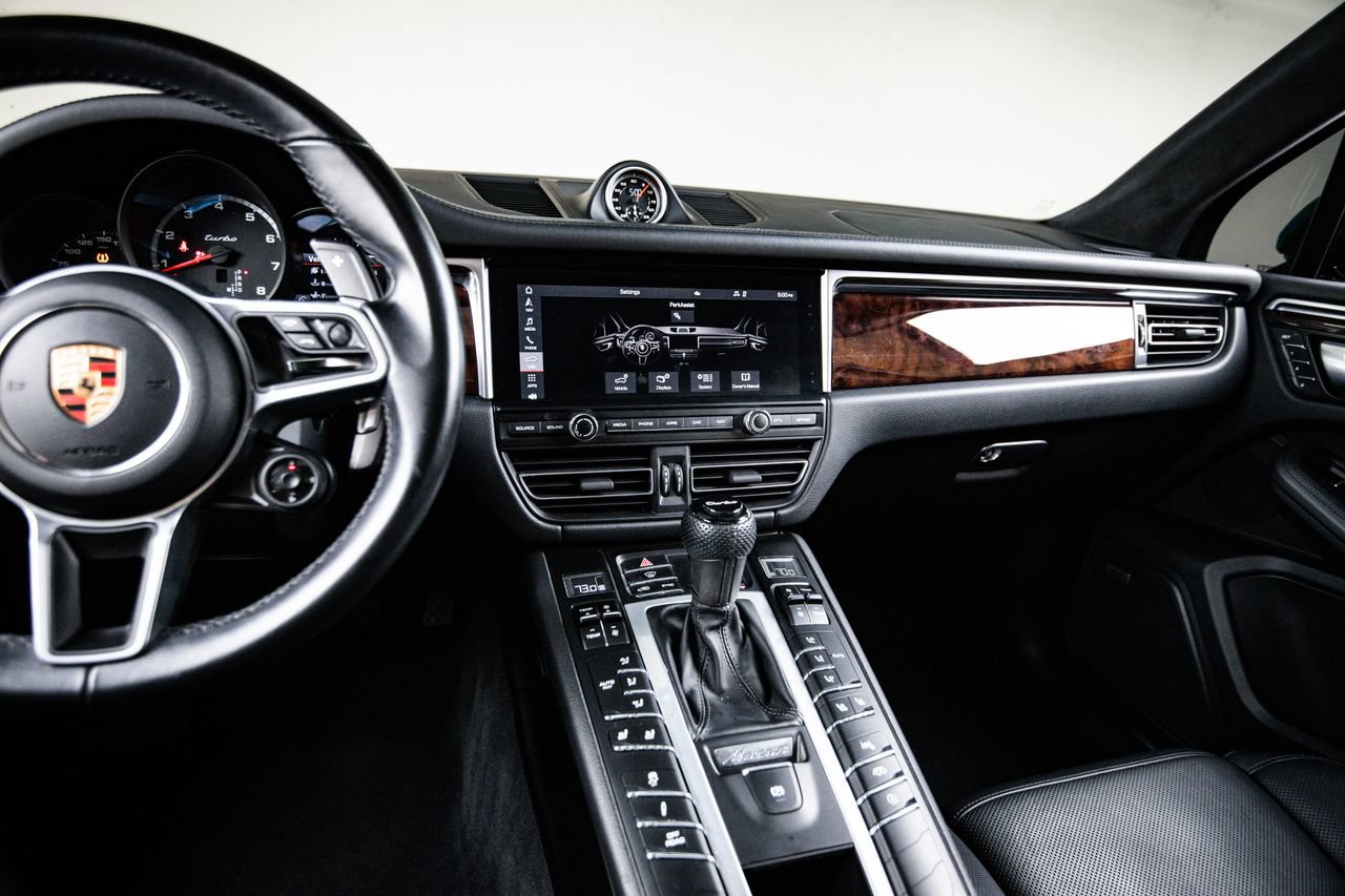 Certified 2021 Porsche Macan Turbo AWD/4WD image 19