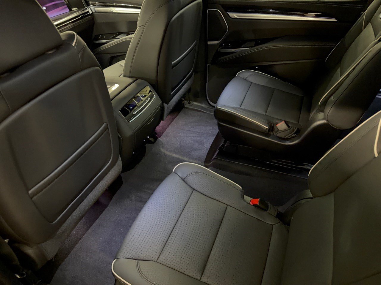 New 2027 Cadillac Escalade Sport w/ Touring Package AWD/4WD image 25
