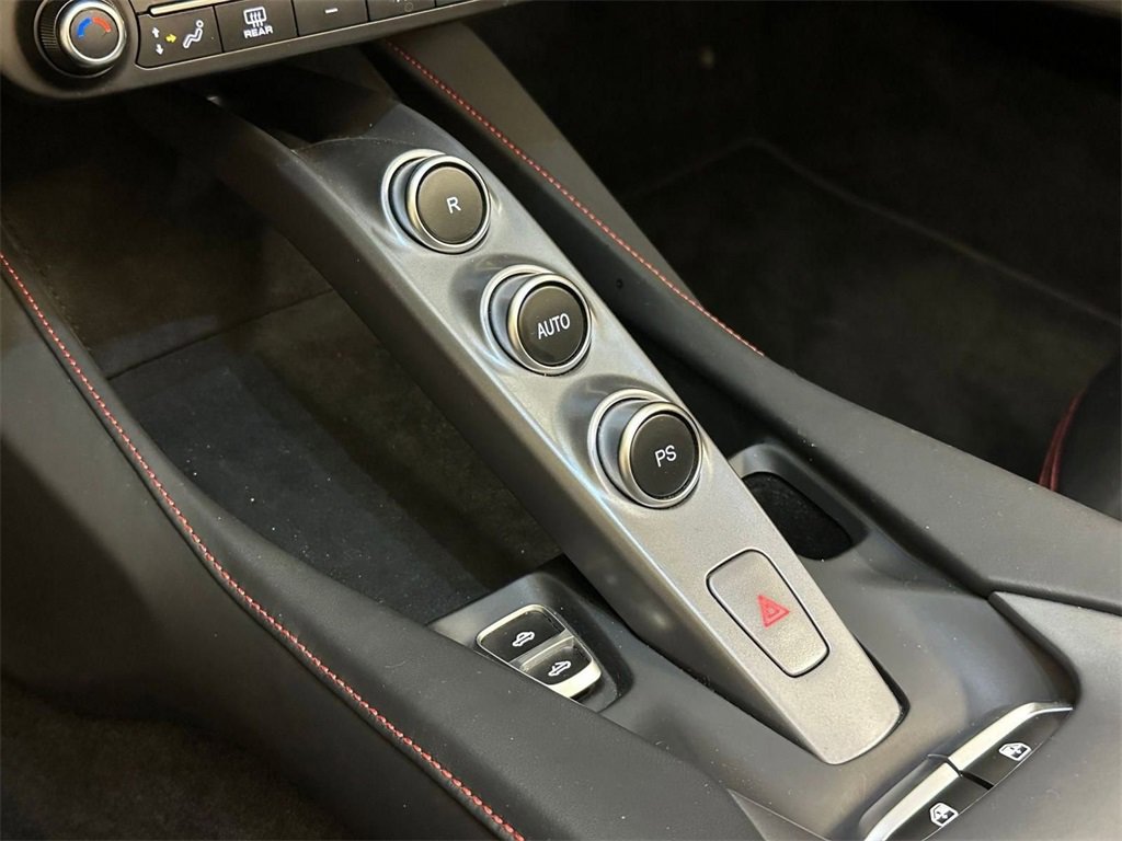Used 2019 Ferrari Portofino image 22