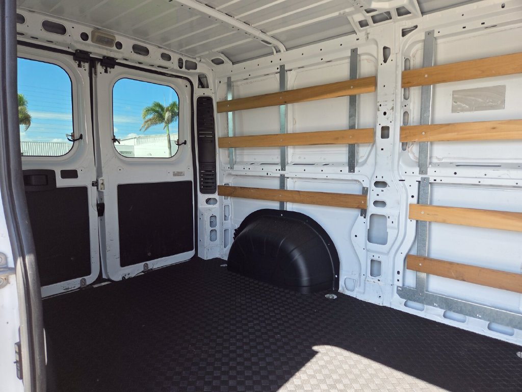 Used 2025 RAM ProMaster 2500 w/ U-Haul Equipment Group FWD image 20
