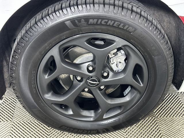 Used 2021 Chrysler Pacifica Touring-L w/ Uconnect Theater Family Group FWD image 34