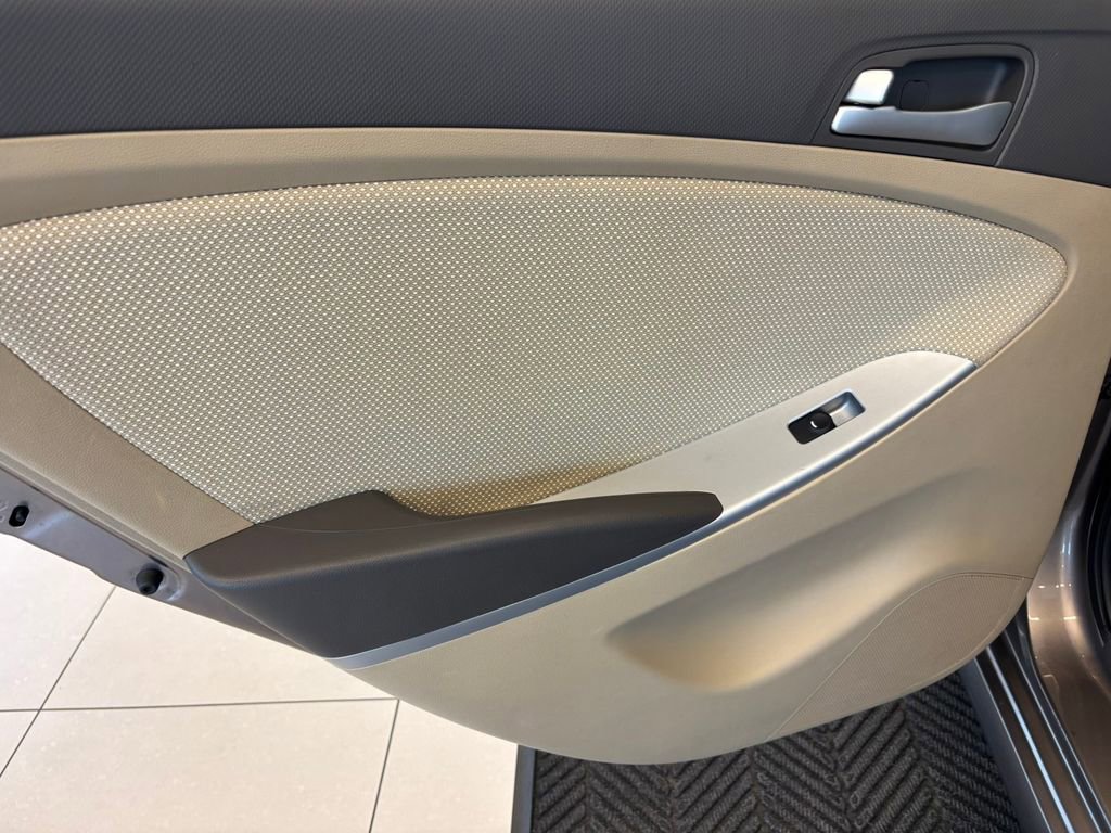 Used 2013 Hyundai Accent GLS FWD image 24