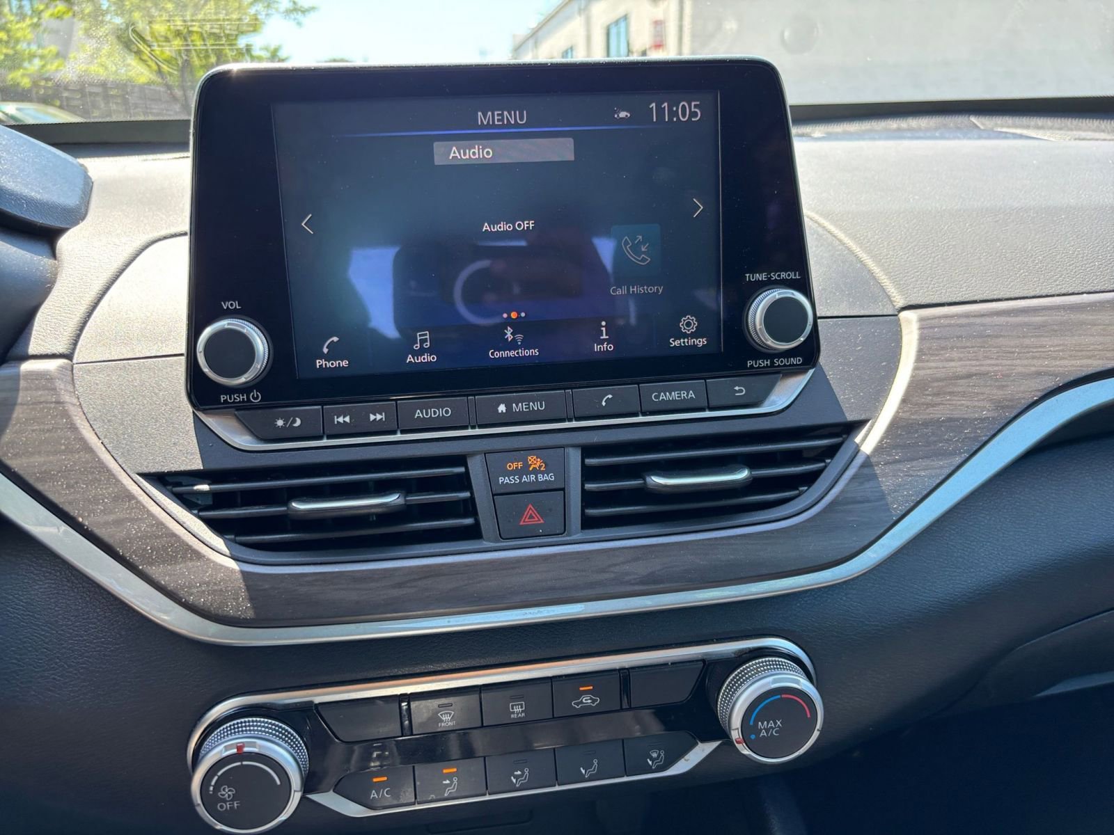 Used 2025 Nissan Altima 2.5 SV FWD image 17