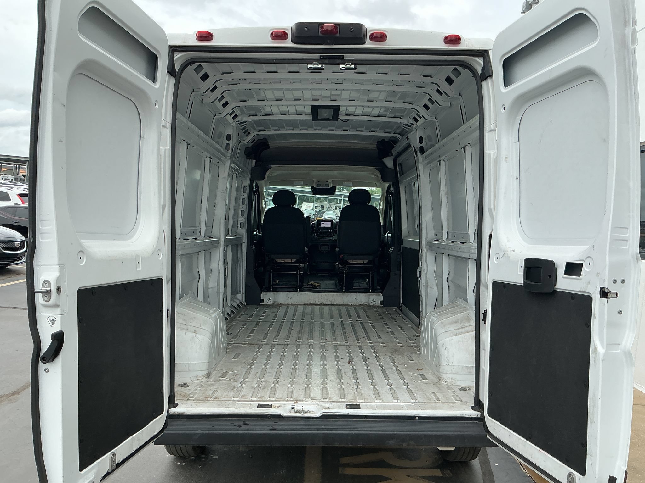 Used 2025 RAM ProMaster 2500 w/ Convenience Group FWD image 24
