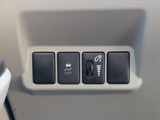 Used 2017 Toyota Prius V Five image 13