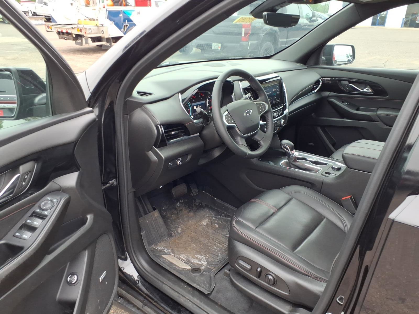 Used 2023 Chevrolet Traverse RS w/ LPO, Floor Liner Package AWD/4WD image 10