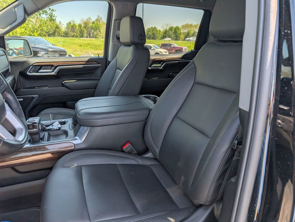 Used 2024 GMC Sierra 1500 Elevation w/ Elevation Premium Package AWD/4WD image 9