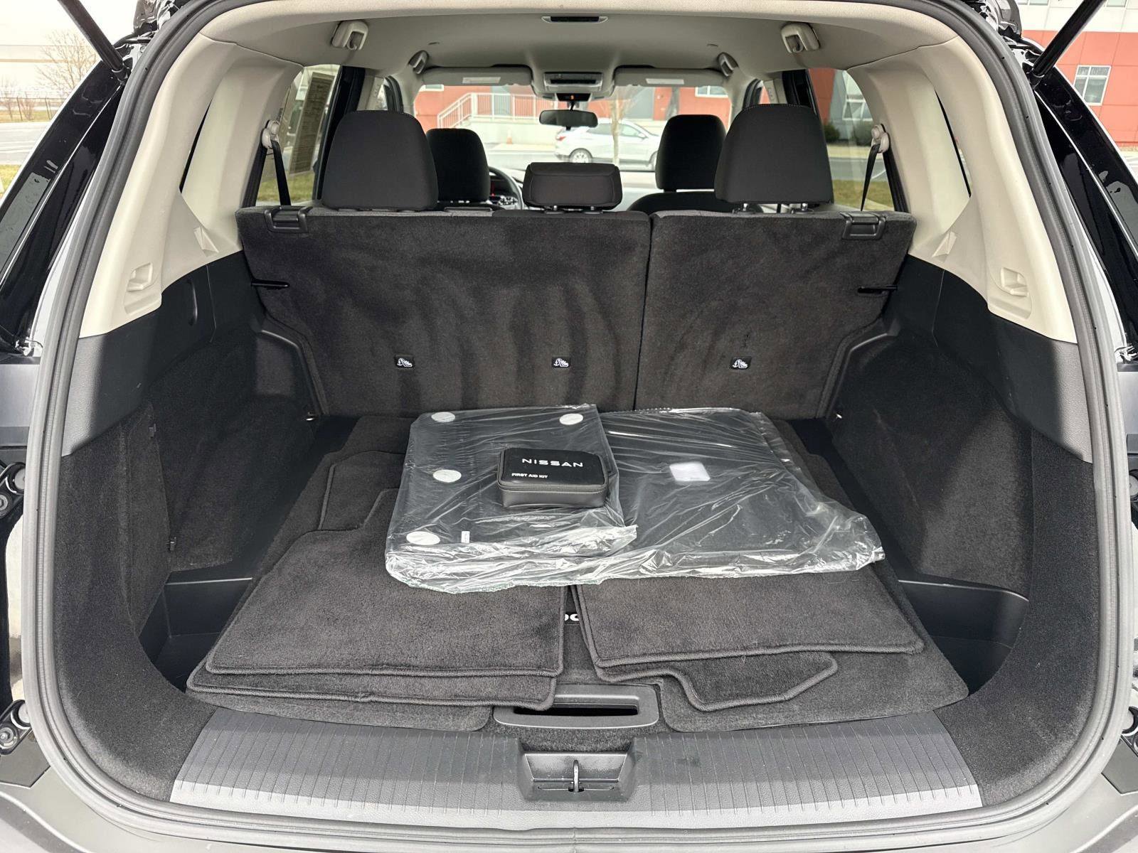 Used 2023 Nissan Rogue SV image 21