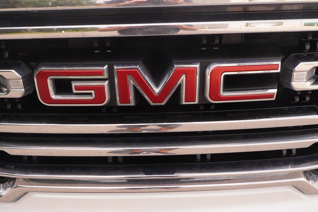 Used 2022 GMC Sierra 1500 SLT w/ SLT Premium Plus Package AWD/4WD image 45