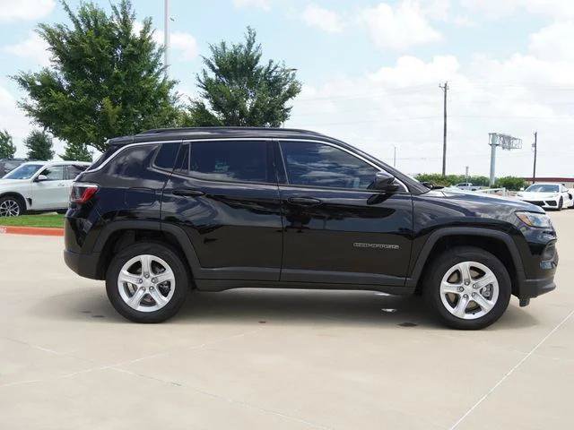 Certified 2023 Jeep Compass Latitude AWD/4WD image 10
