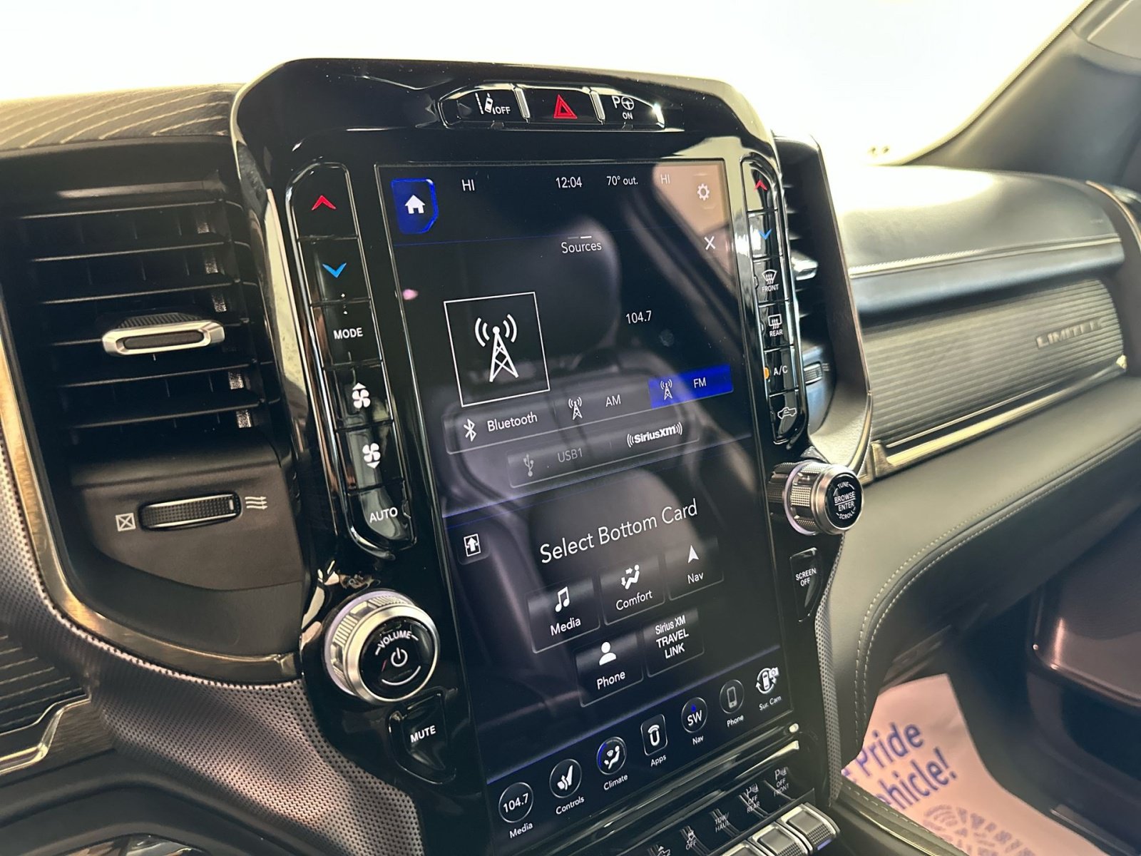 Used 2020 RAM 1500 Limited w/ Black Appearance Package AWD/4WD image 18