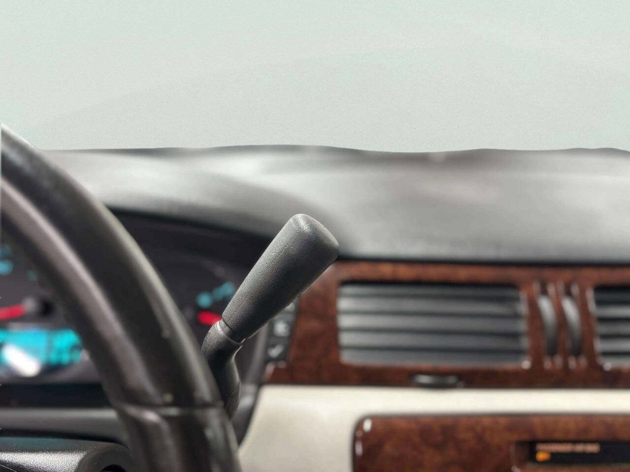 Used 2010 Chevrolet Impala LT w/ Convenience Package image 30