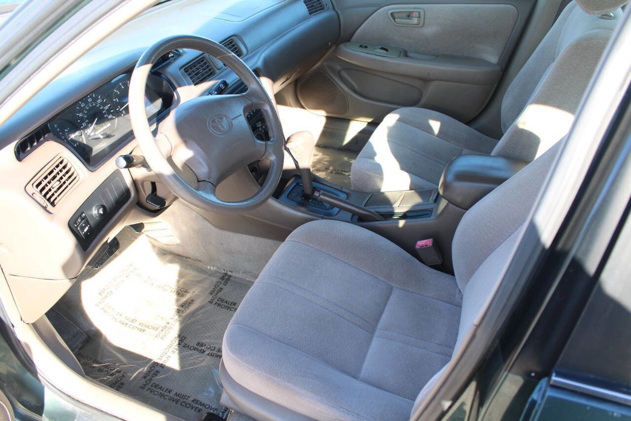 Used 1999 Toyota Camry LE image 12