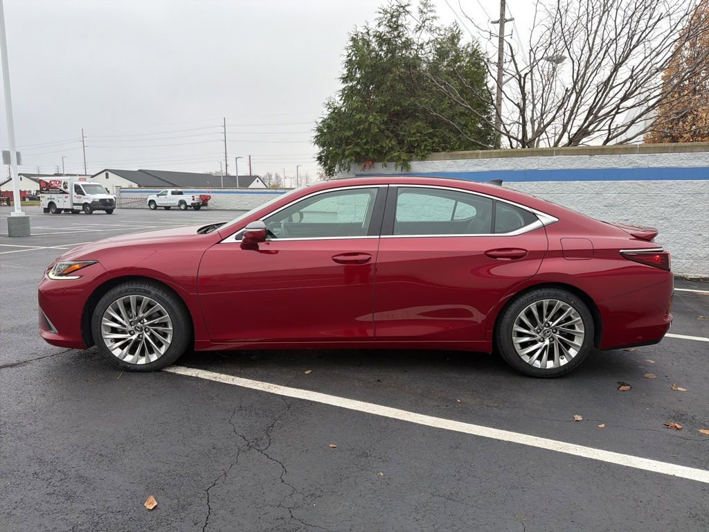 Used 2021 Lexus ES 350 Luxury image 2