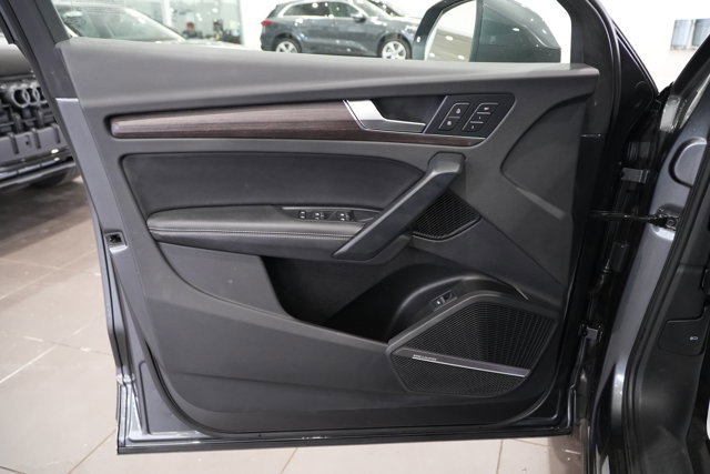 Used 2022 Audi Q5 2.0T Premium Plus w/ Premium Plus Package image 36