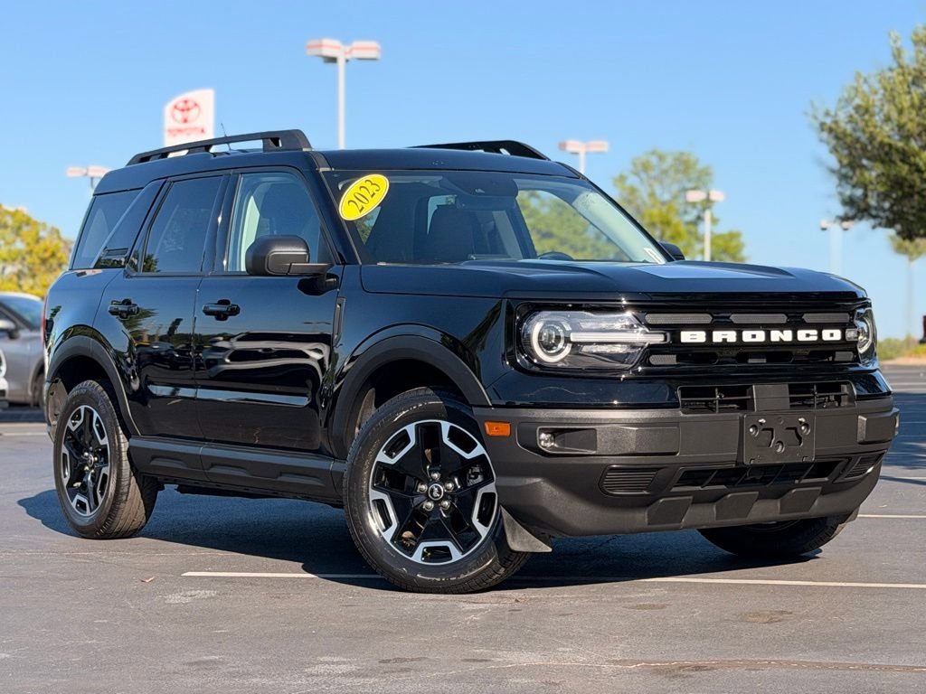 Used 2023 Ford Bronco Sport Outer Banks w/ Tech Package image 2