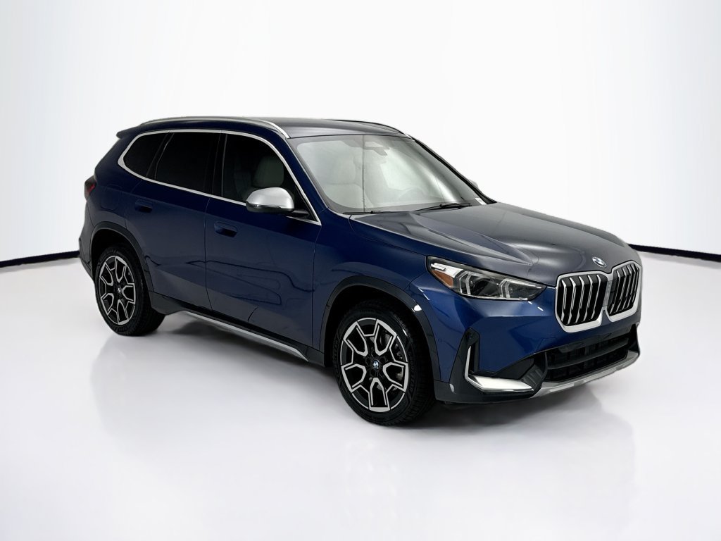 Certified 2023 BMW X1 xDrive28i AWD/4WD image 3