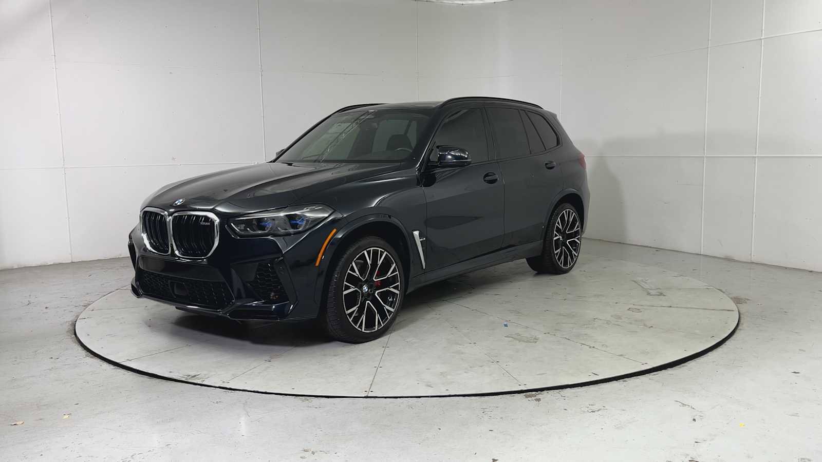 Used 2022 BMW X5 M w/ Executive Package image 6