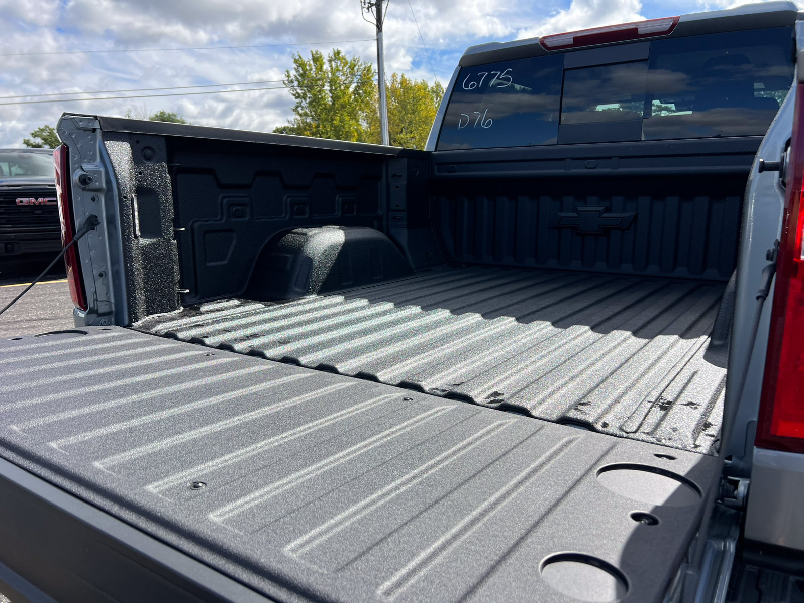 New 2026 Chevrolet Silverado 1500 RST w/ Dark Appearance Package AWD/4WD image 7