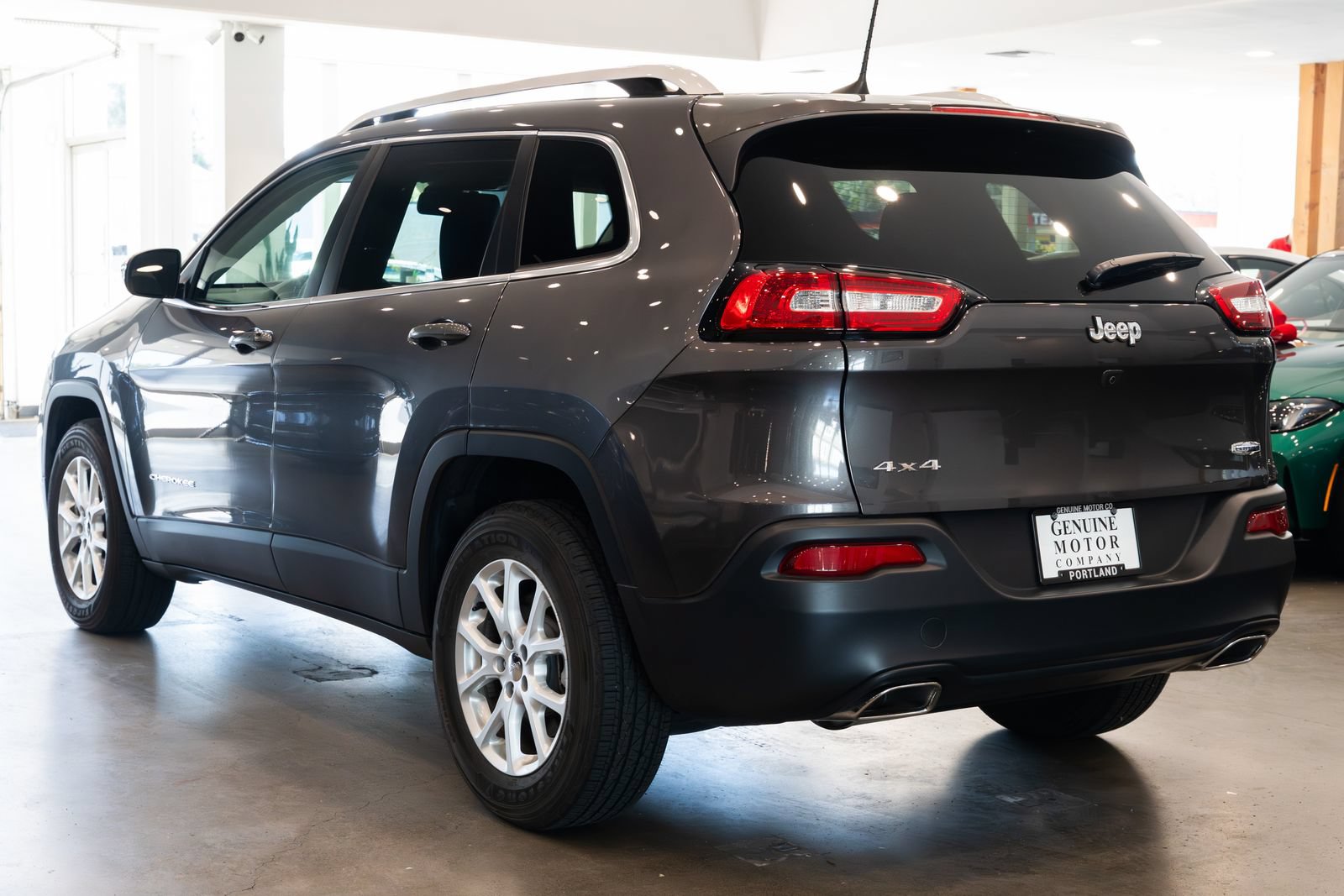 Used 2017 Jeep Cherokee Latitude w/ Comfort/Convenience Group AWD/4WD image 6