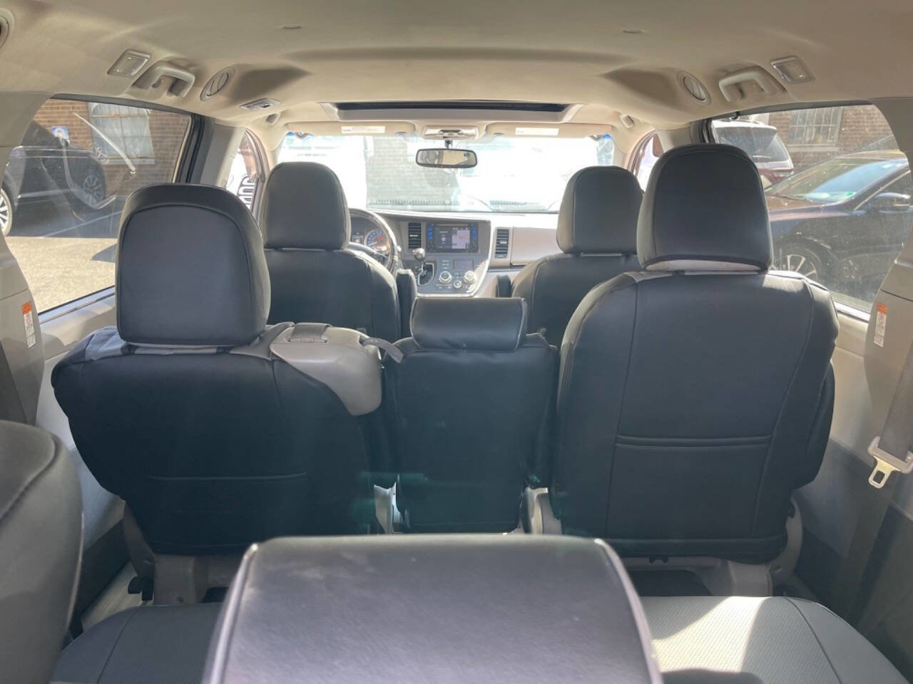 Used 2015 Toyota Sienna XLE w/ XLE Navigation Package FWD image 22